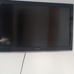 Flat screen Toshiba 46 inch tv